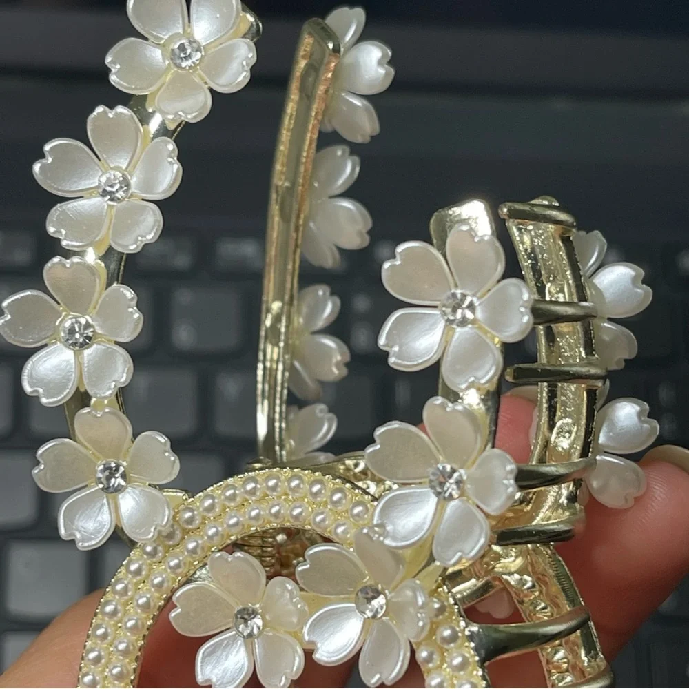 Brand new high-quality flower hair clip